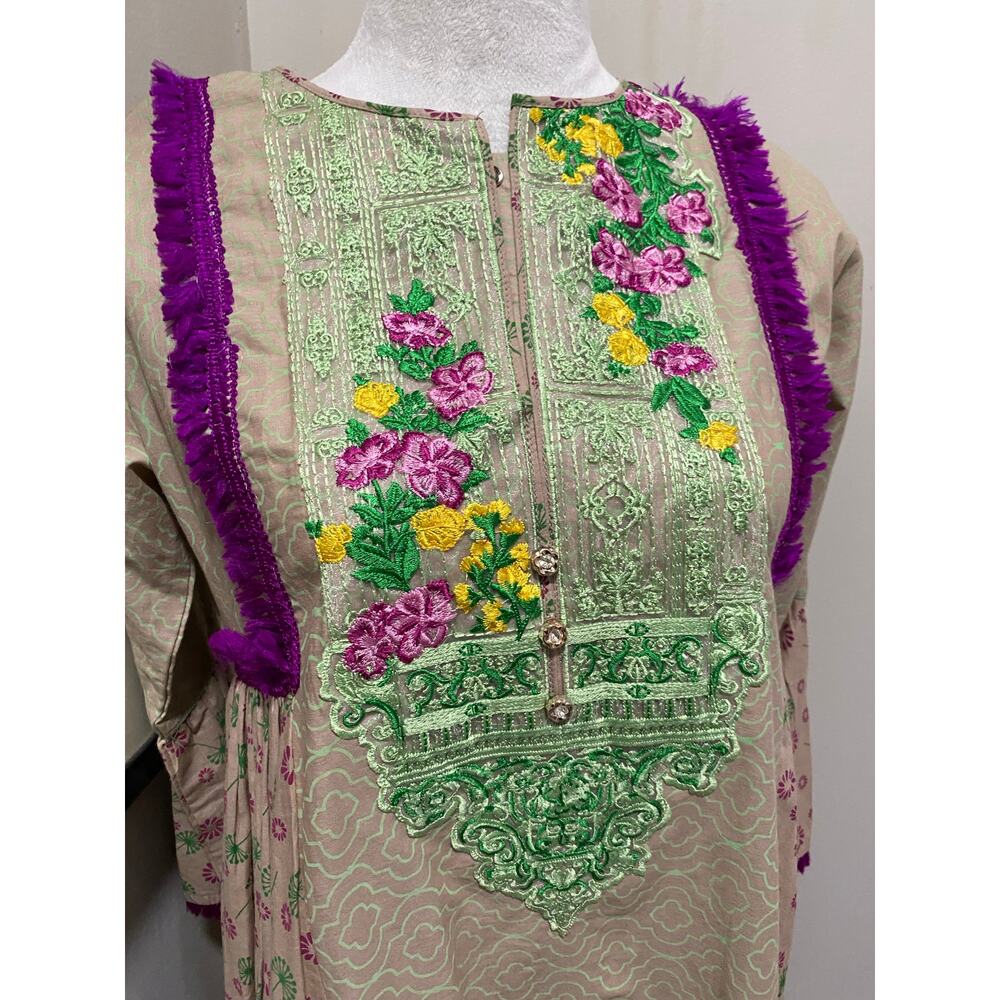 The Fads Dress EU Size 38 = US 6 = US Small Embroidered Dress with Tassels - Picture 3 of 9